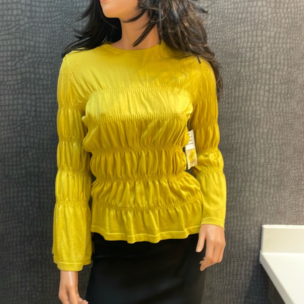 Reba Mustard Yellow Lightweight Knit Rusched Top Small